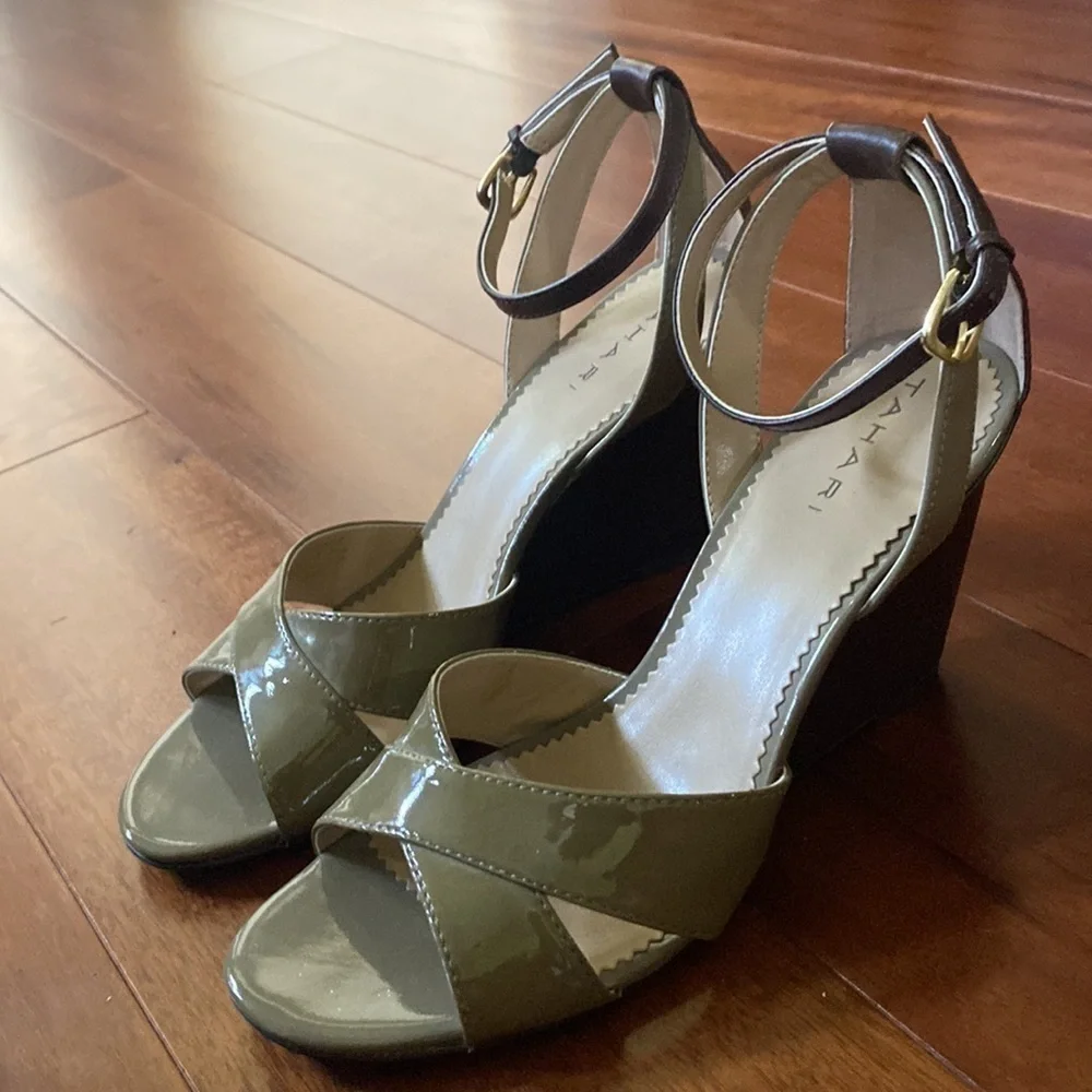 Tahari Gianna taupe and brown patent leather open toe wedge sandals